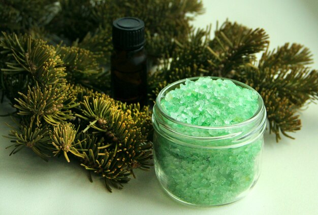 Sal de baño con aceite esencial de abeto