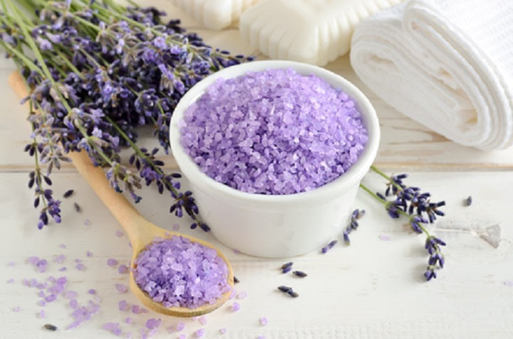Sal de baño con aceite esencial de lavanda